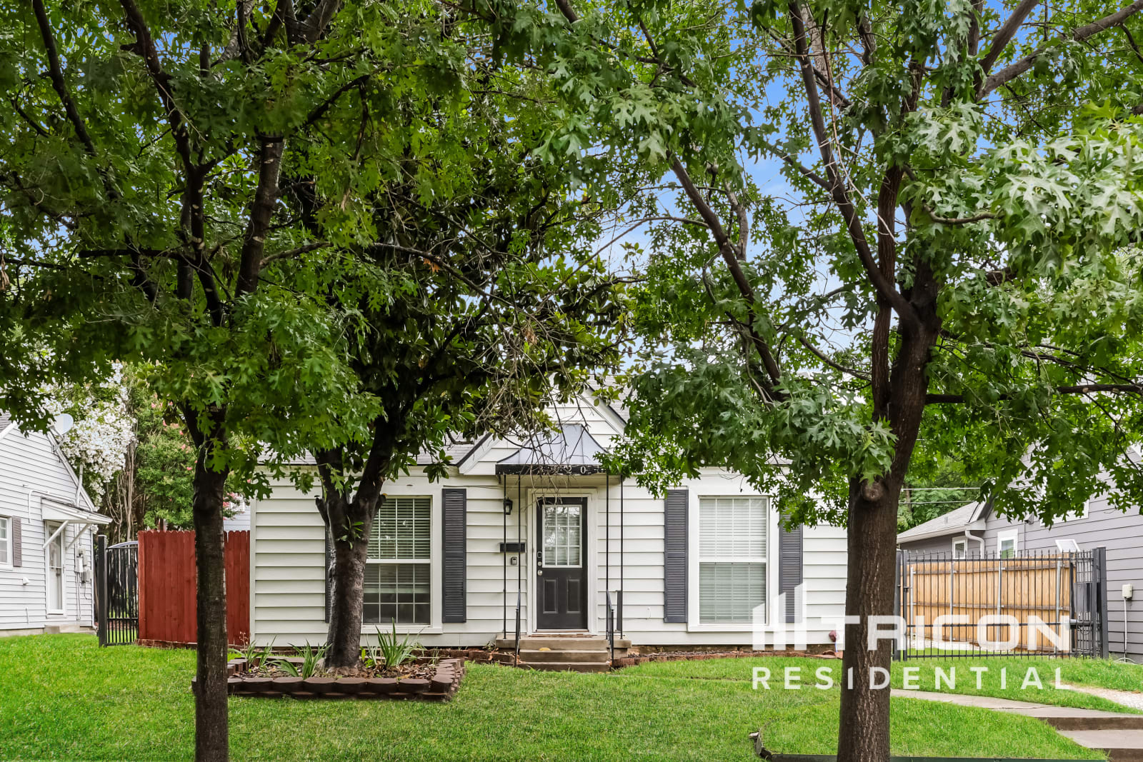 3920 Calmont Avenue Fort Worth TX