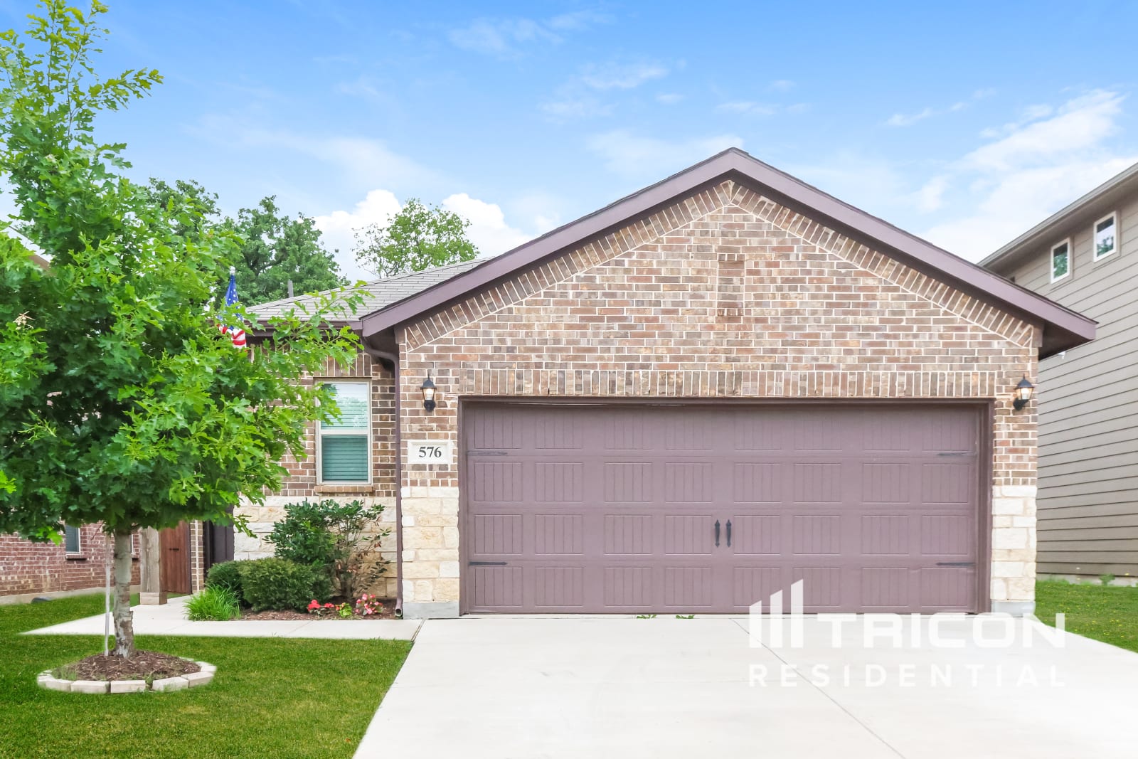 576 Val Verde St Aubrey TX