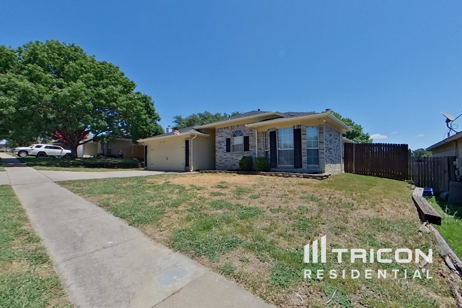 7113 Stonegate Dr Benbrook TX