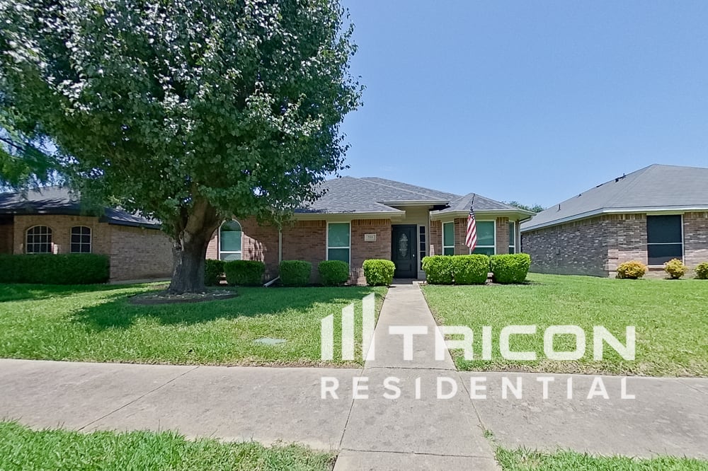 755 Catalina Dr Lancaster TX