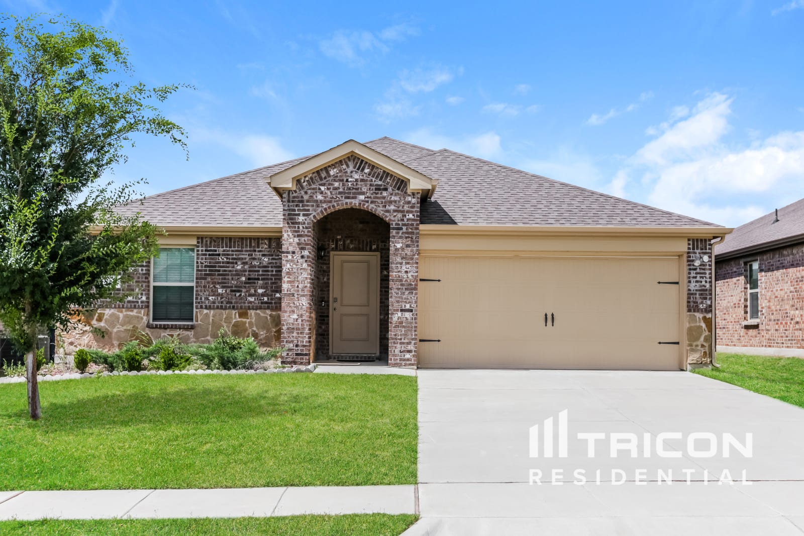 821 Alton Dr Aubrey TX