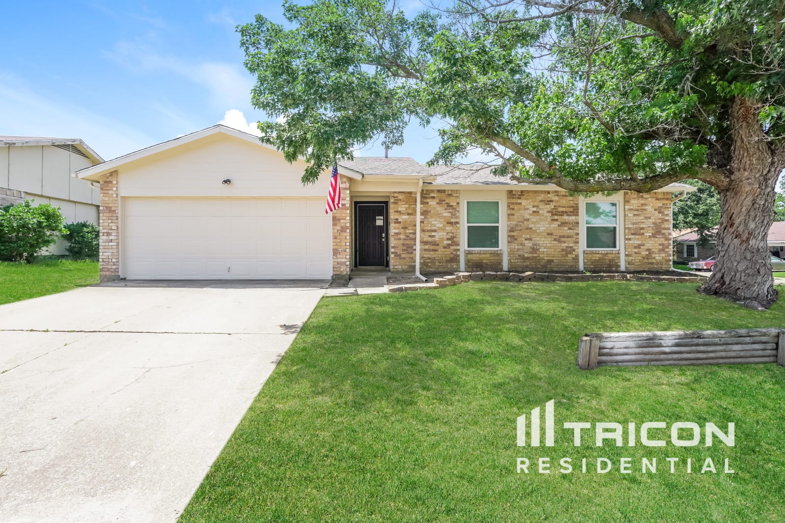 828 W Embercrest Drive Arlington TX
