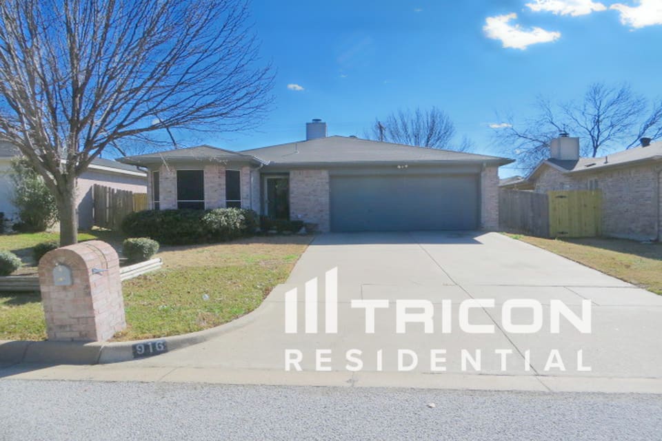 916 Ashmount Lane Arlington TX