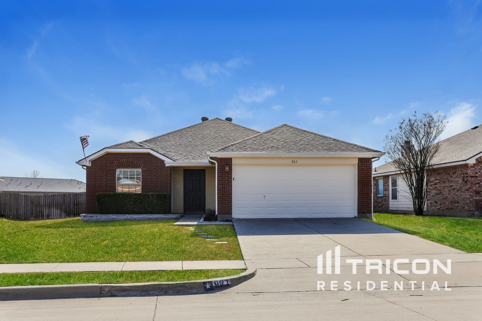 923 McKavett Dr Burleson TX