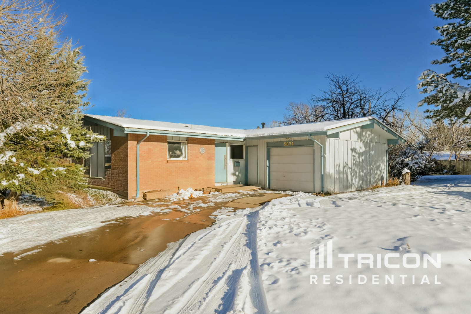 5674 W. Chestnut Avenue Littleton CO