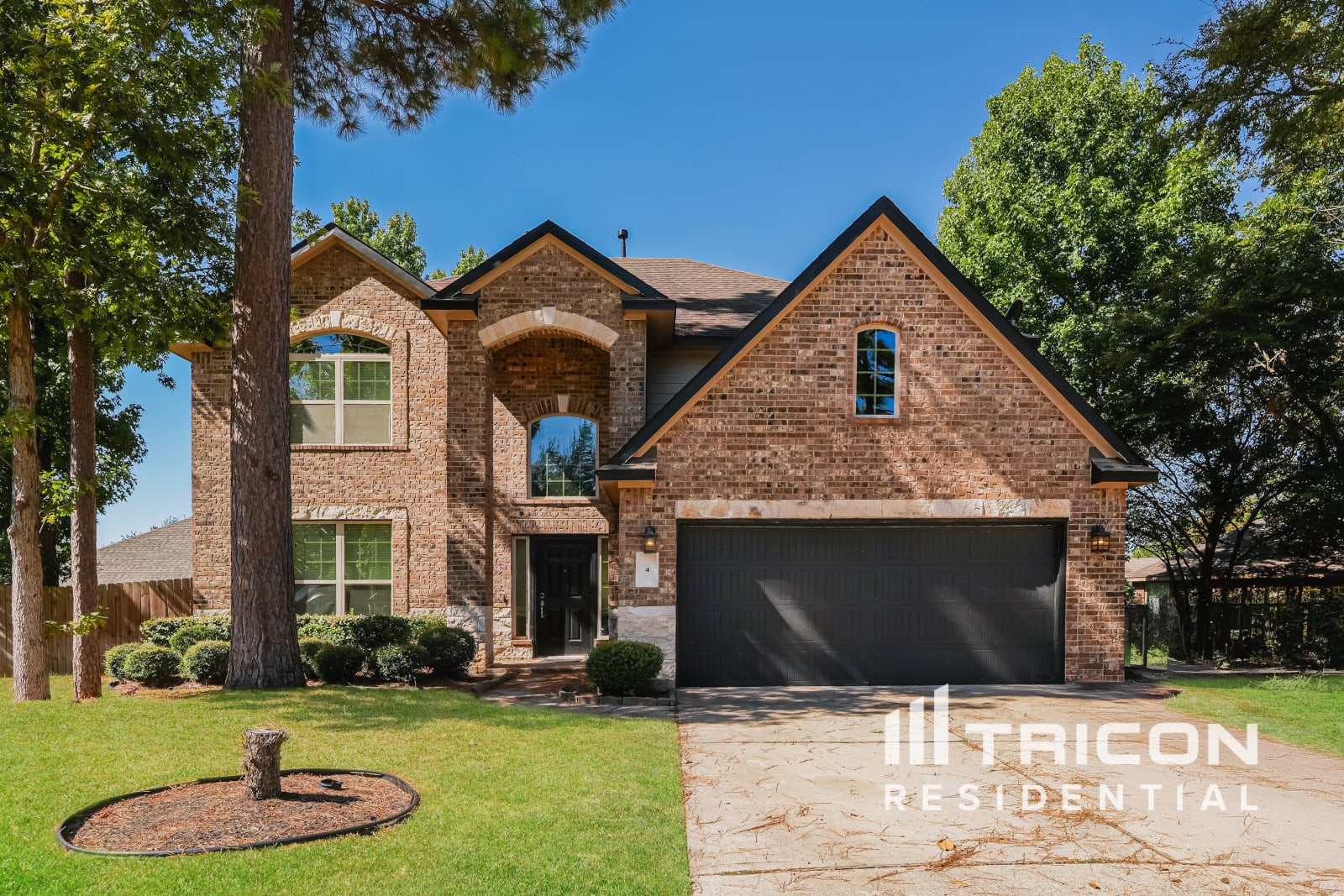 4 Logan Creek Lane Conroe TX