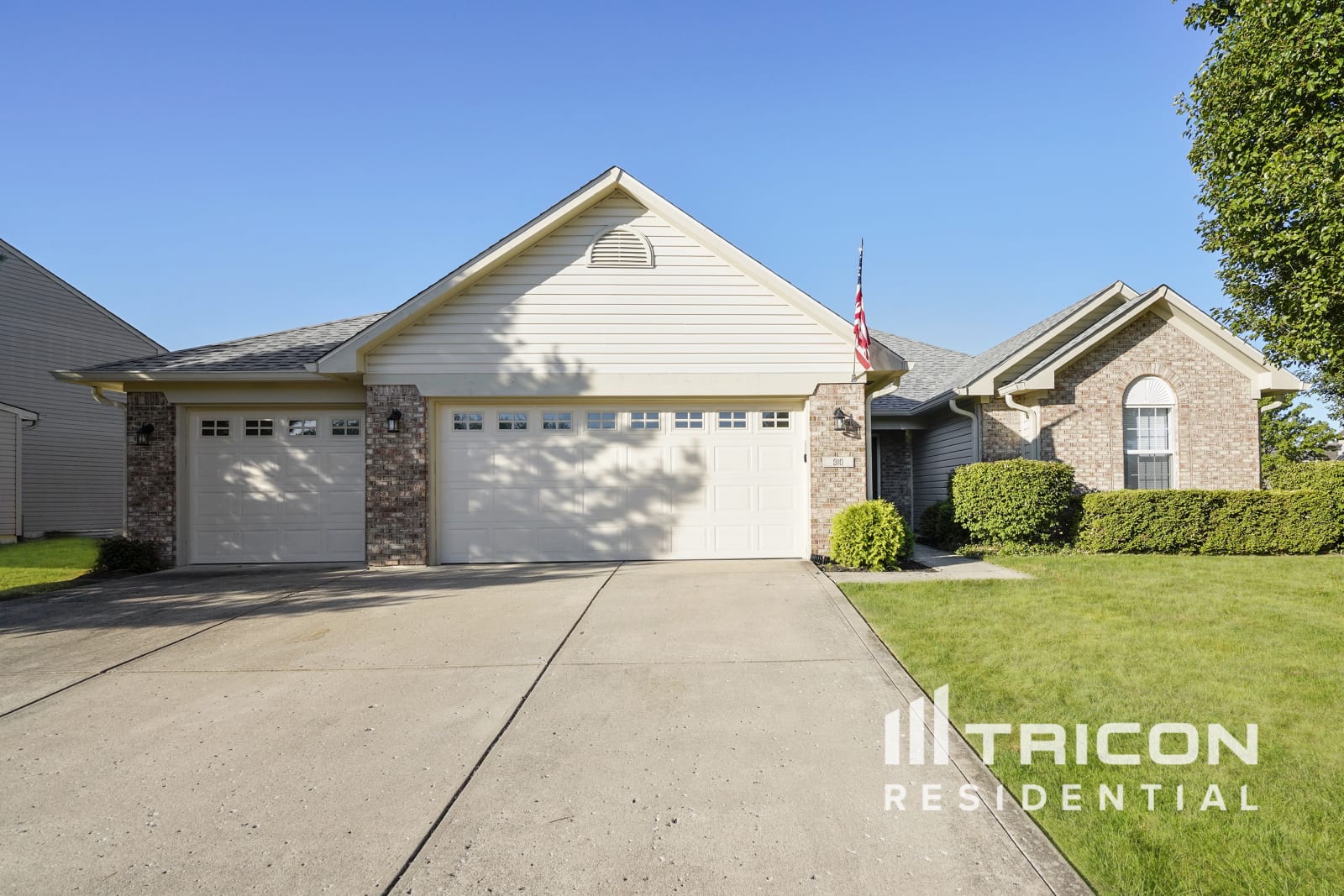 910 S Shore Ct Franklin IN
