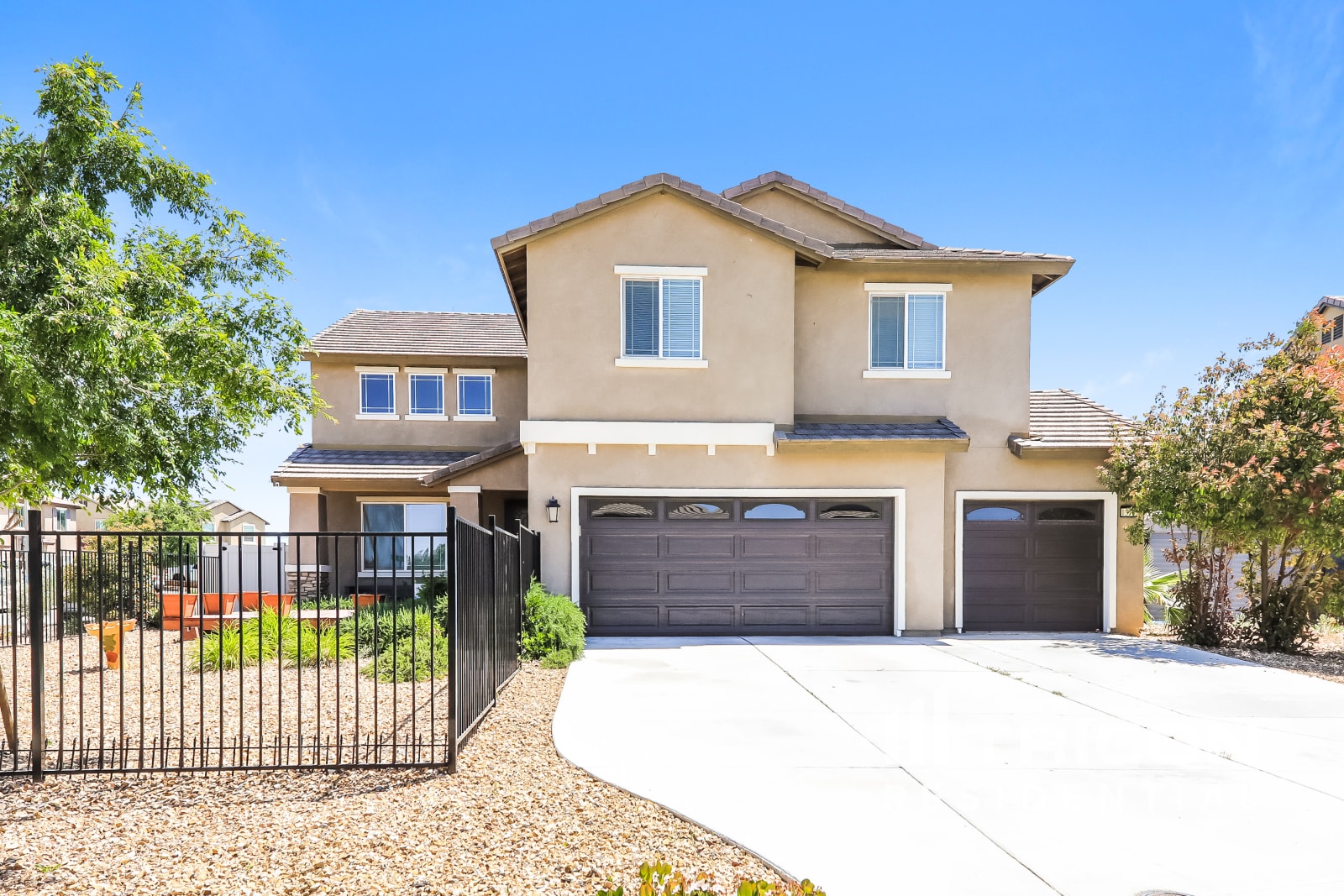 13725 Polk Court Oak Hills CA