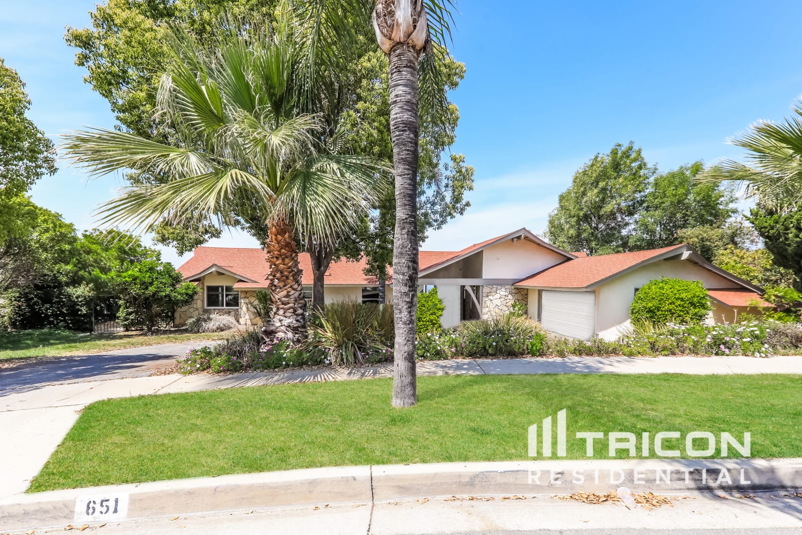 651 Golden W Dr Redlands CA
