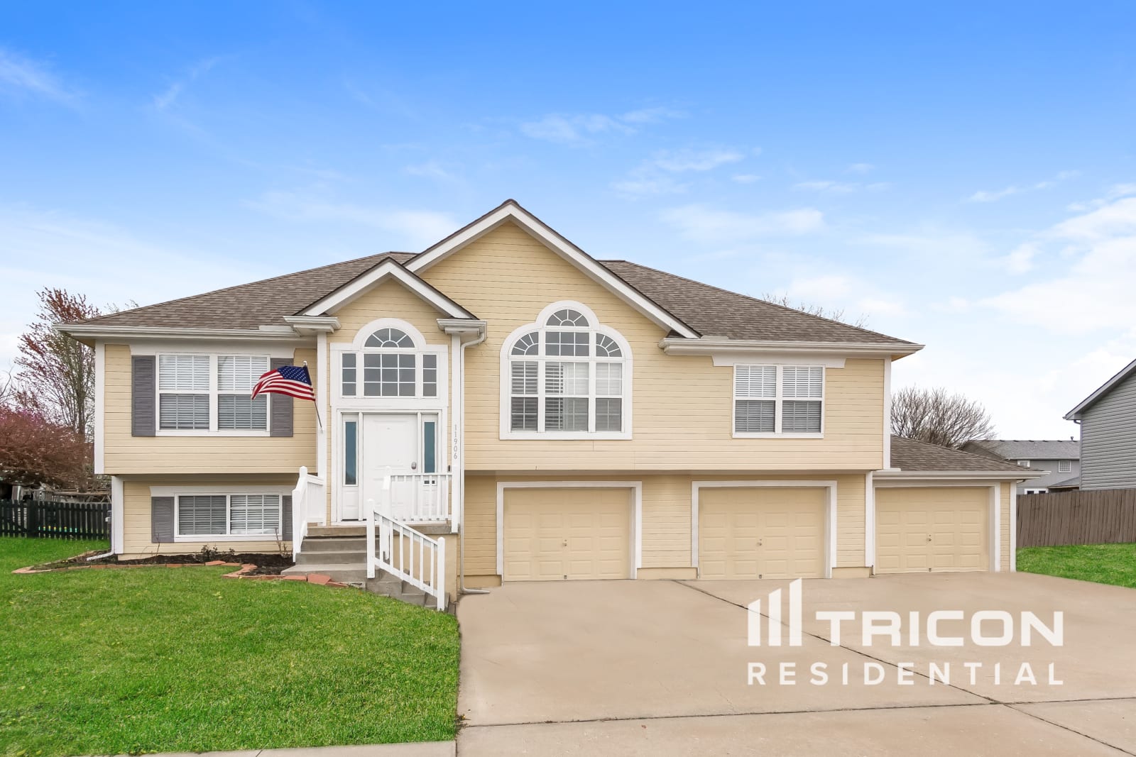 11906 E 214th St Peculiar MO