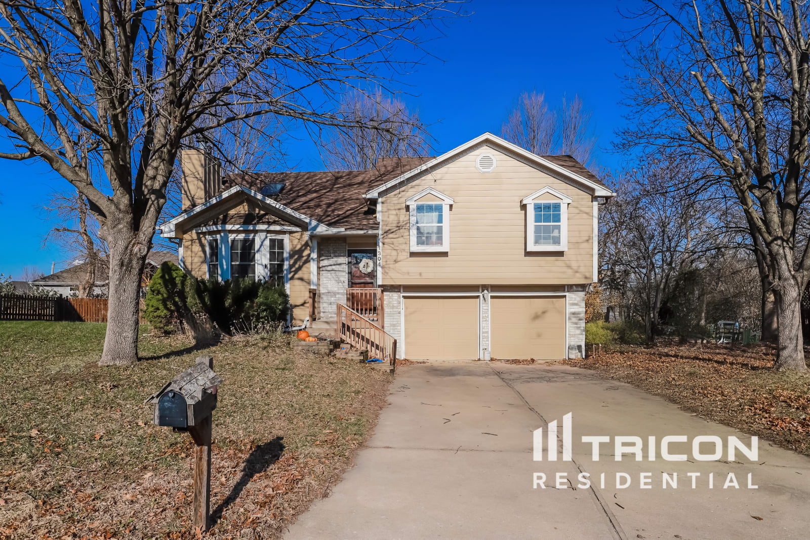 1304 Huntington Circle Greenwood MO