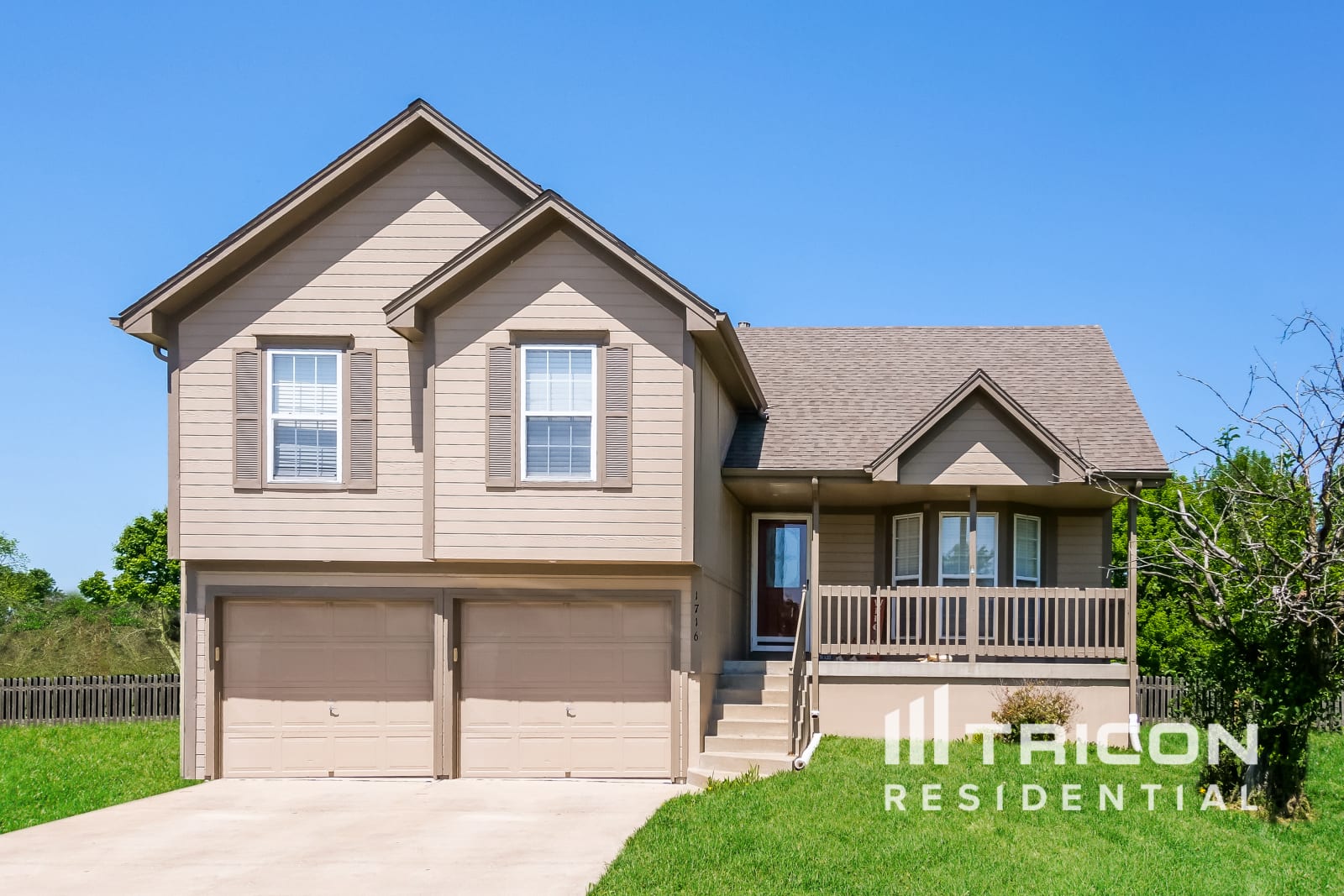 1716 Lynn Cir Greenwood MO