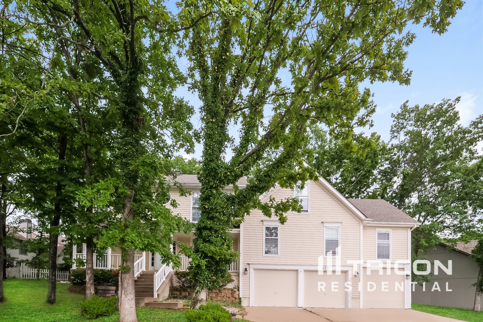 413 Northwest Highcliffe Drive Lee's Summit MO