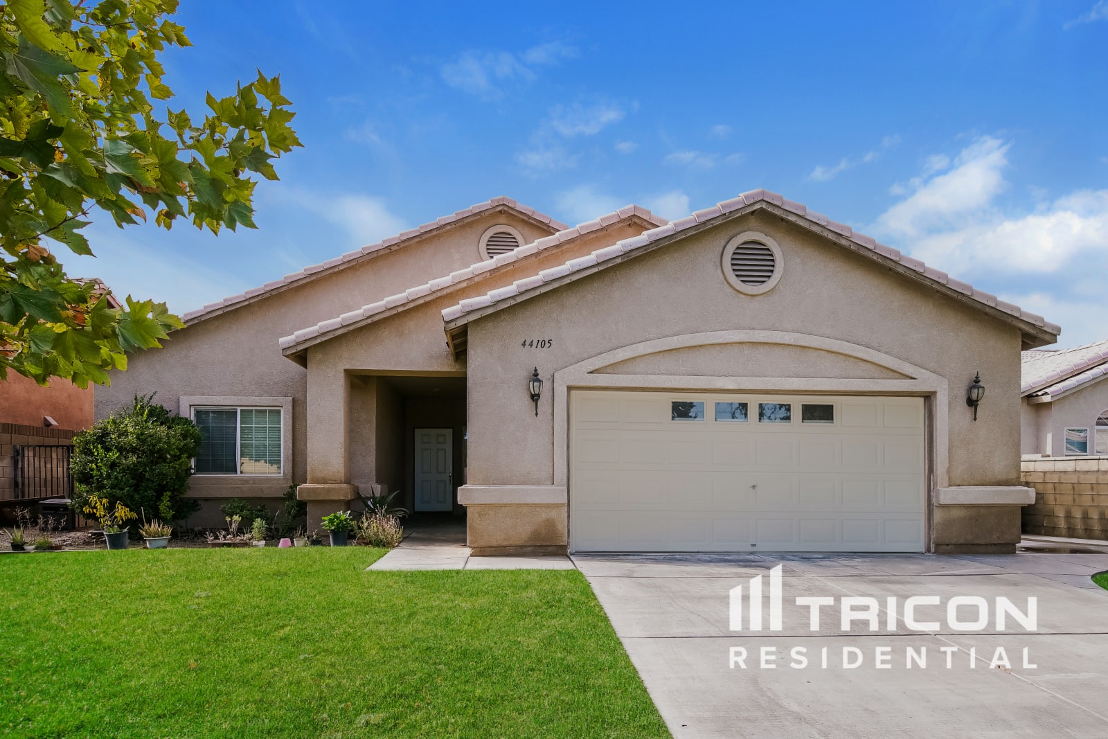 44105 Coral Drive Lancaster CA