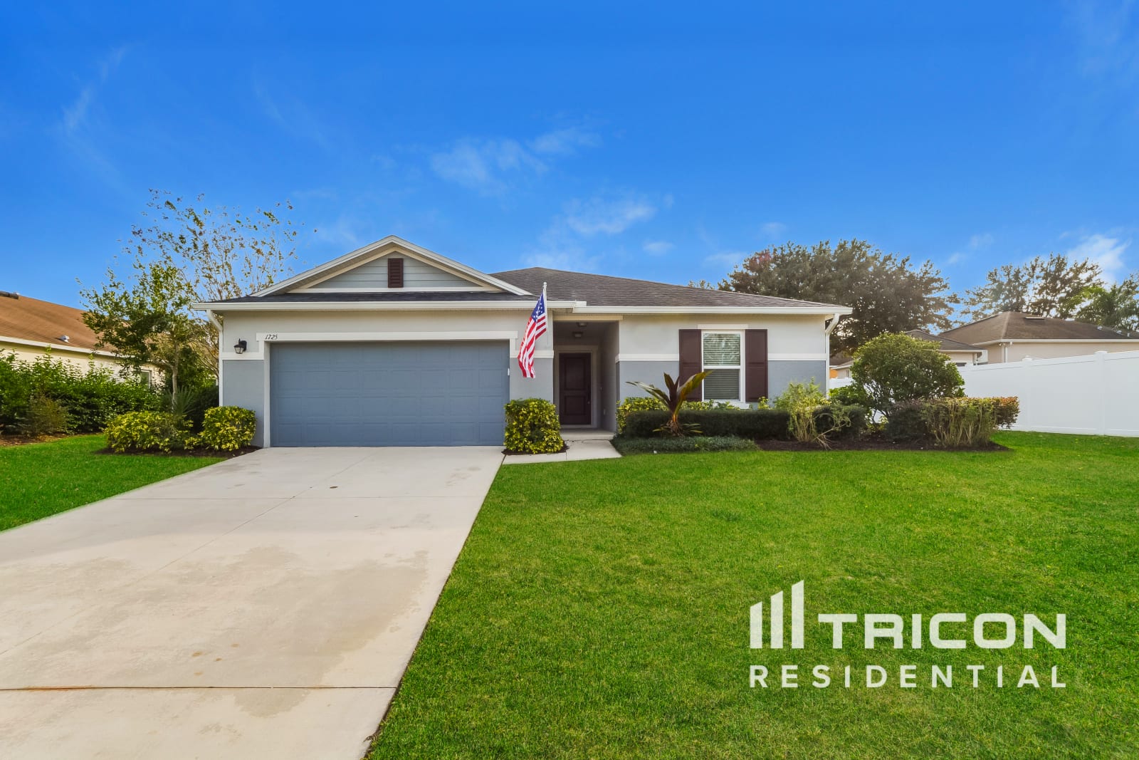 1725 Garden View St Mascotte FL