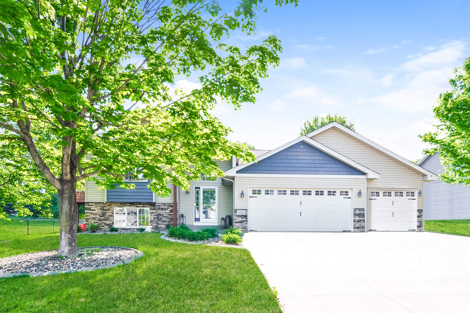 15823 Foxhill Ave N Hugo MN