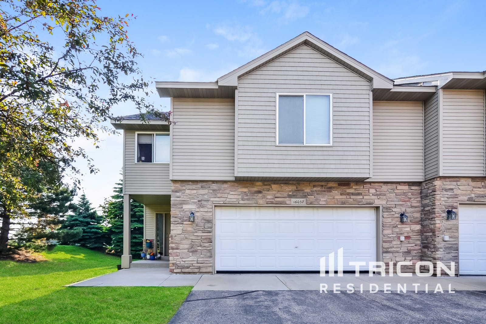 16037 Flagstaff Ave W Lakeville MN