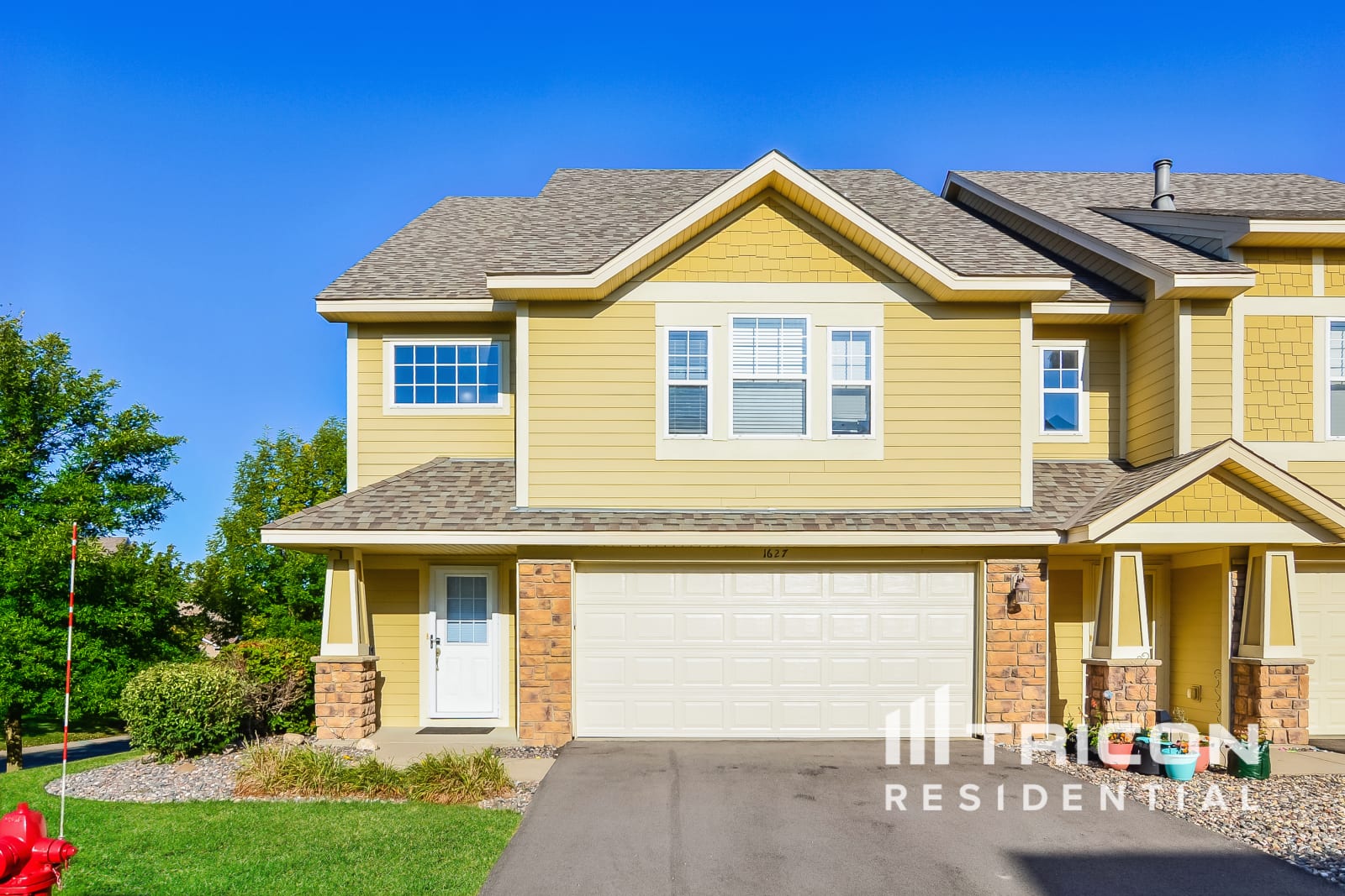 1627 Fox Hunt Way Victoria MN