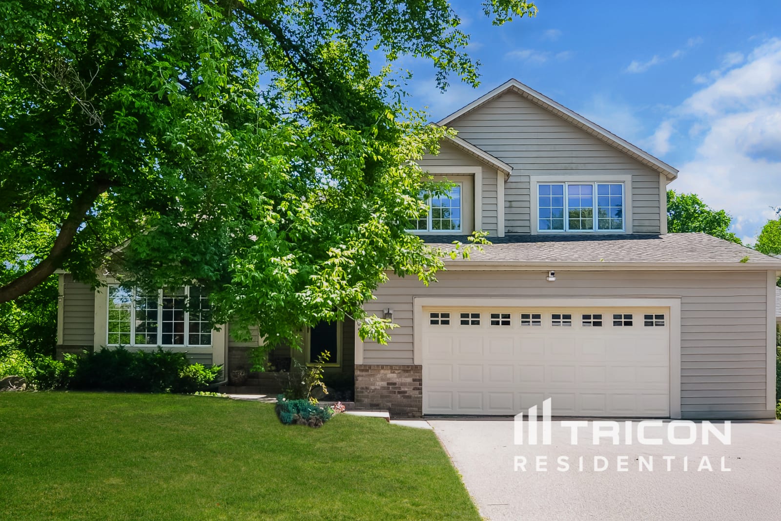 18705 37th Ave N Plymouth MN