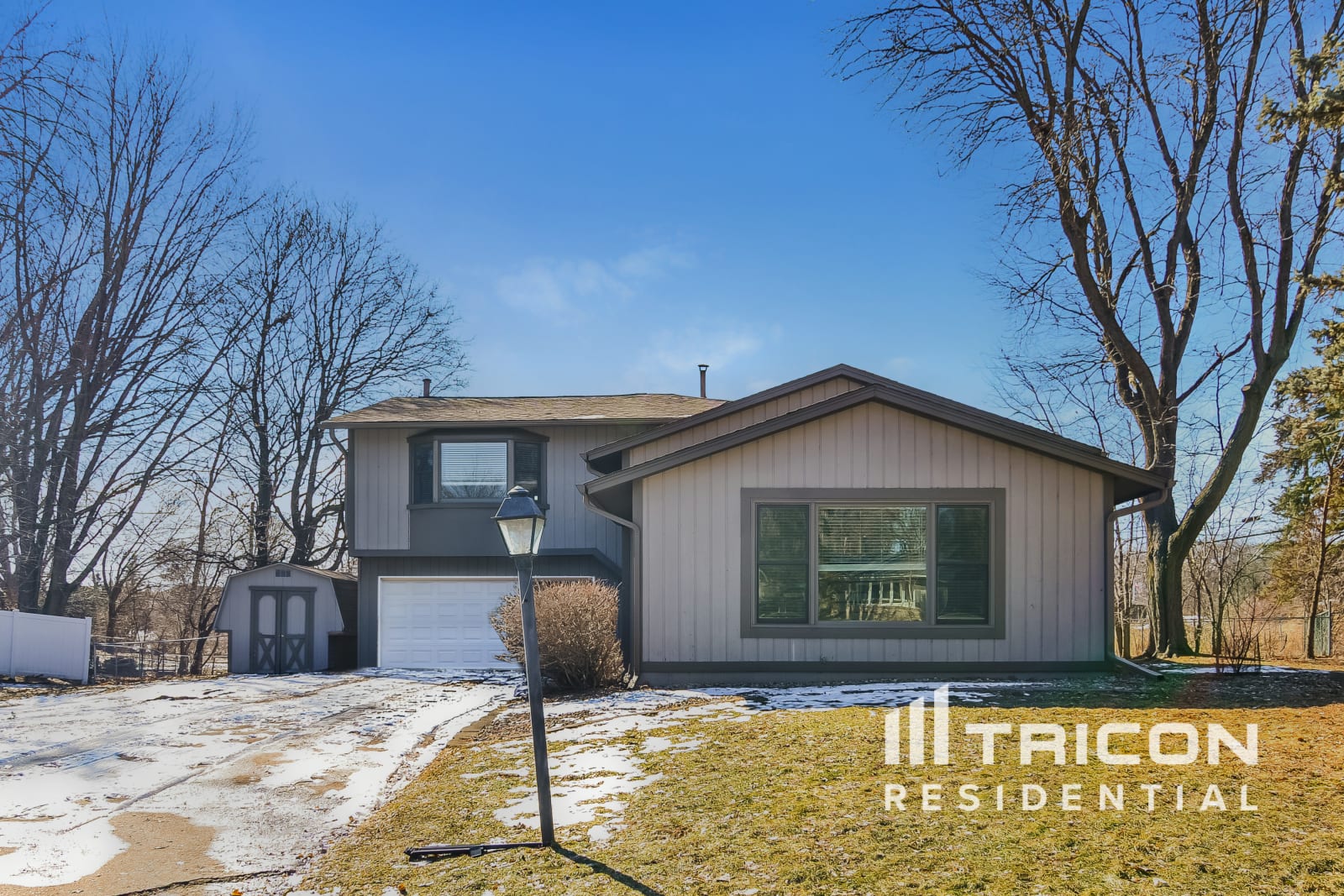 1916 Lamplight Drive Woodbury MN