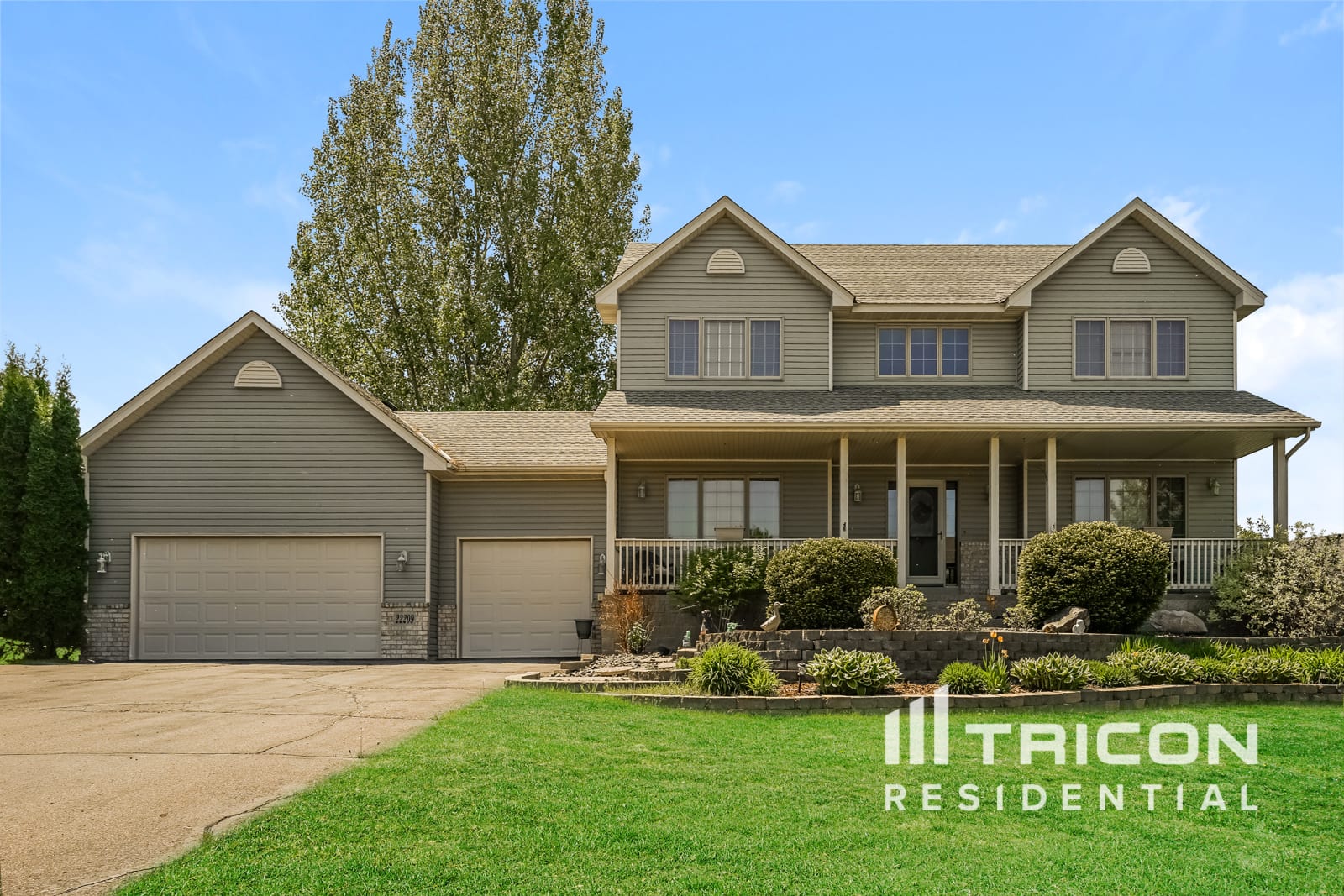 22209 Red Oak Drive Rogers MN