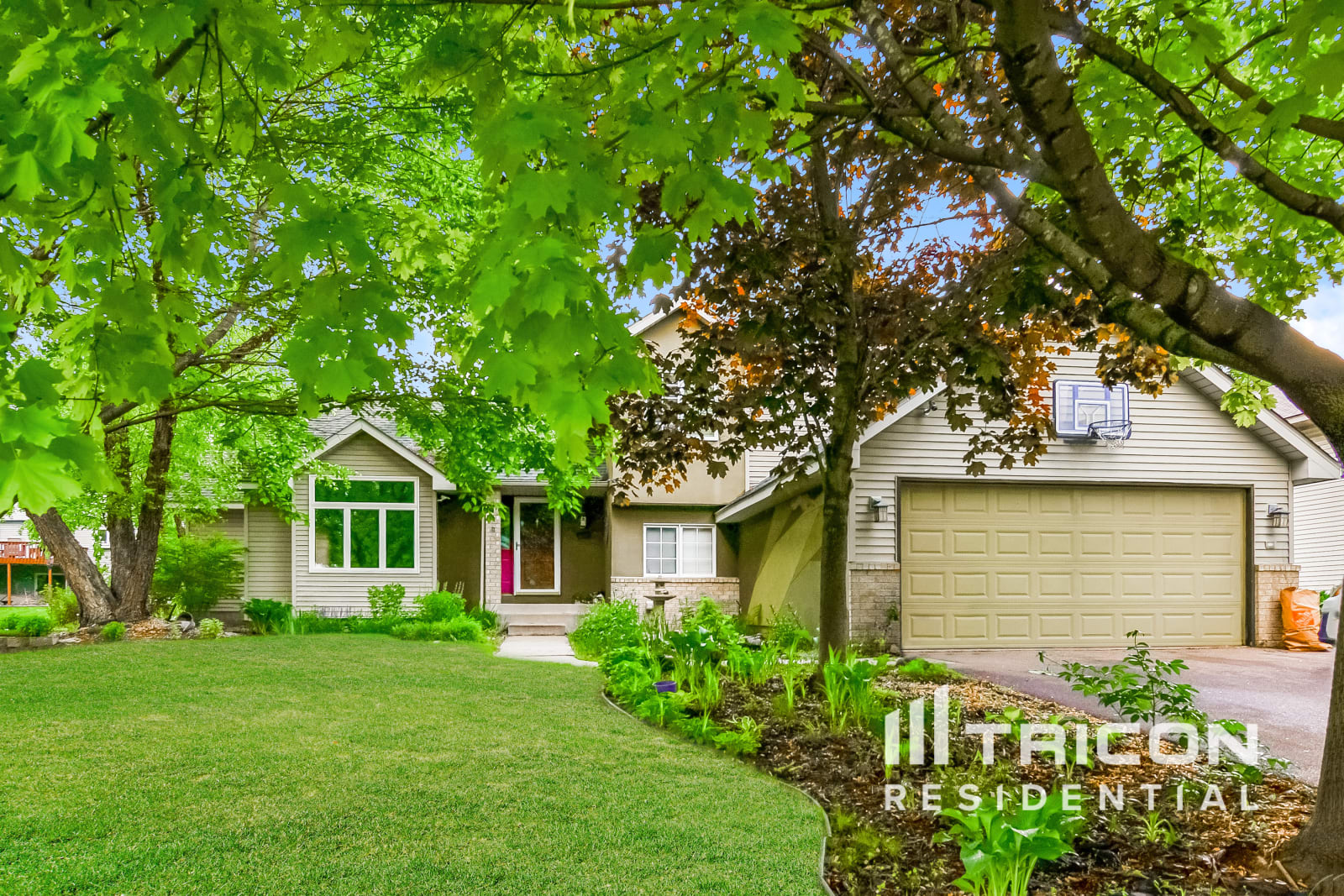 2271 Wallingford Lane Woodbury MN
