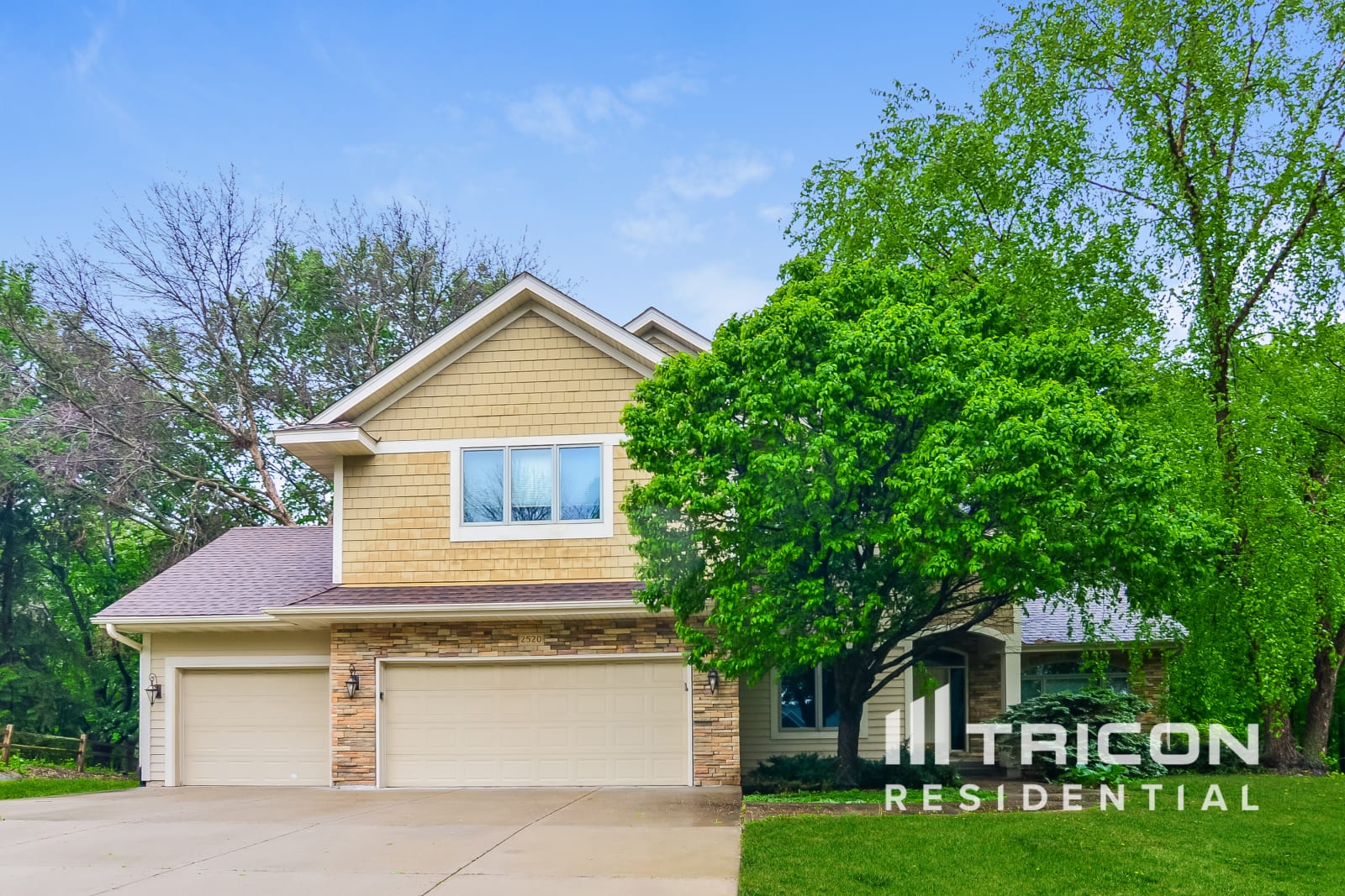 2520 Christian Dr Chaska MN