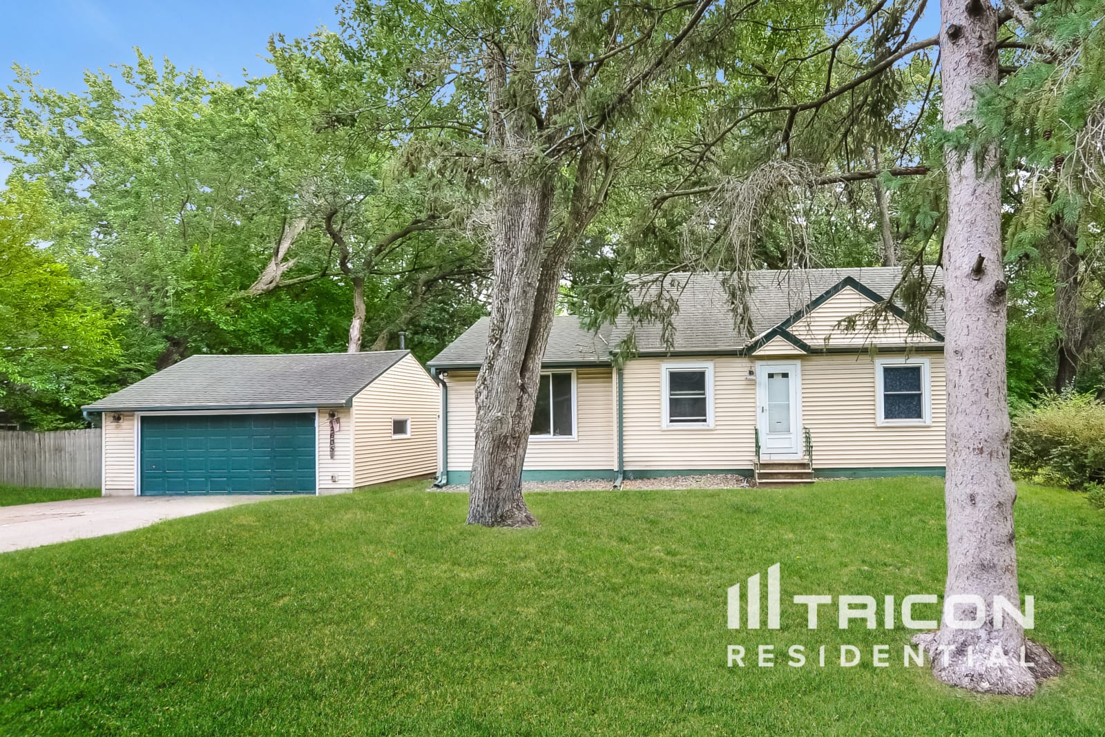 2605 Eastman Drive New Brighton MN
