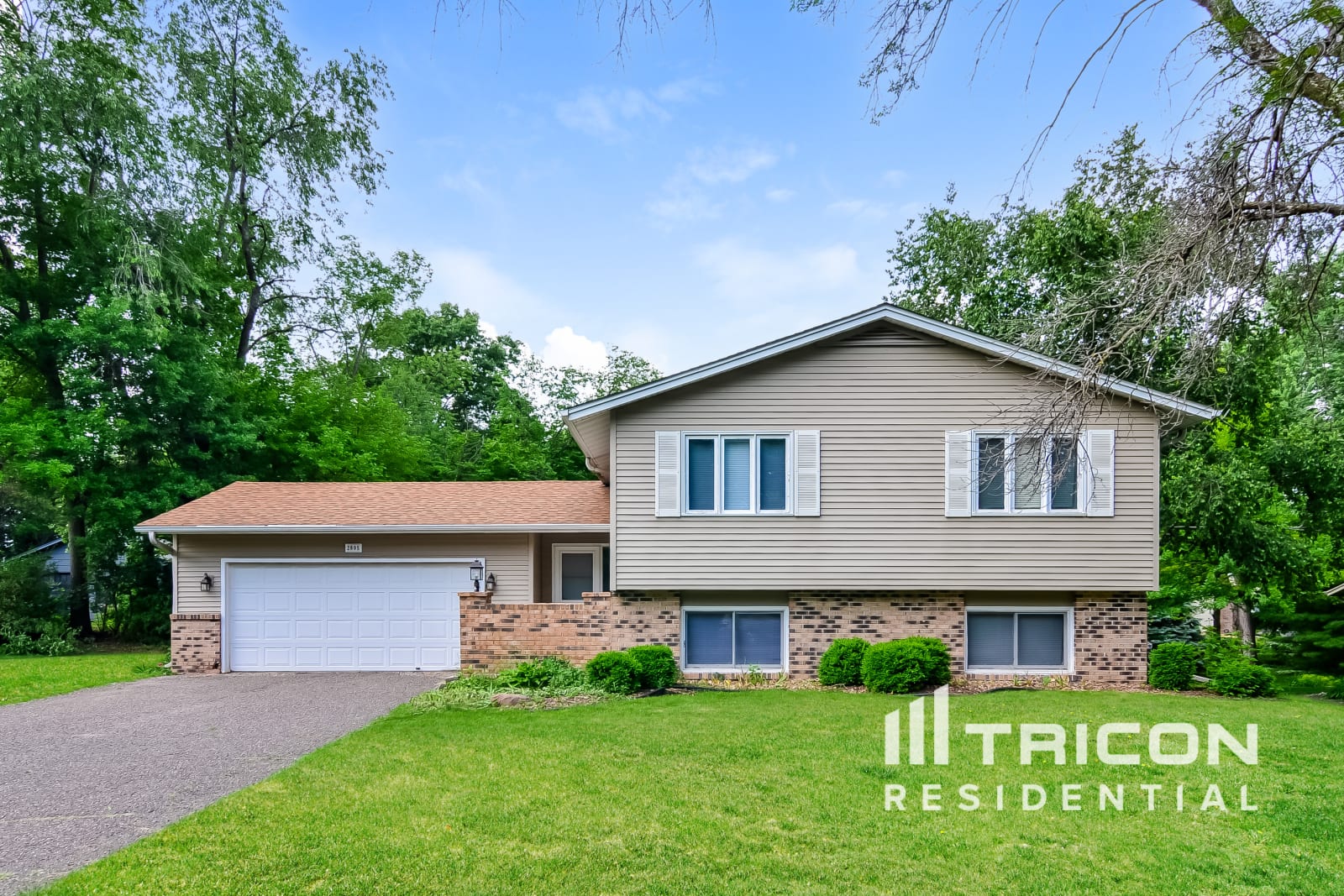 2805 Saddlebrook Cir Hopkins MN