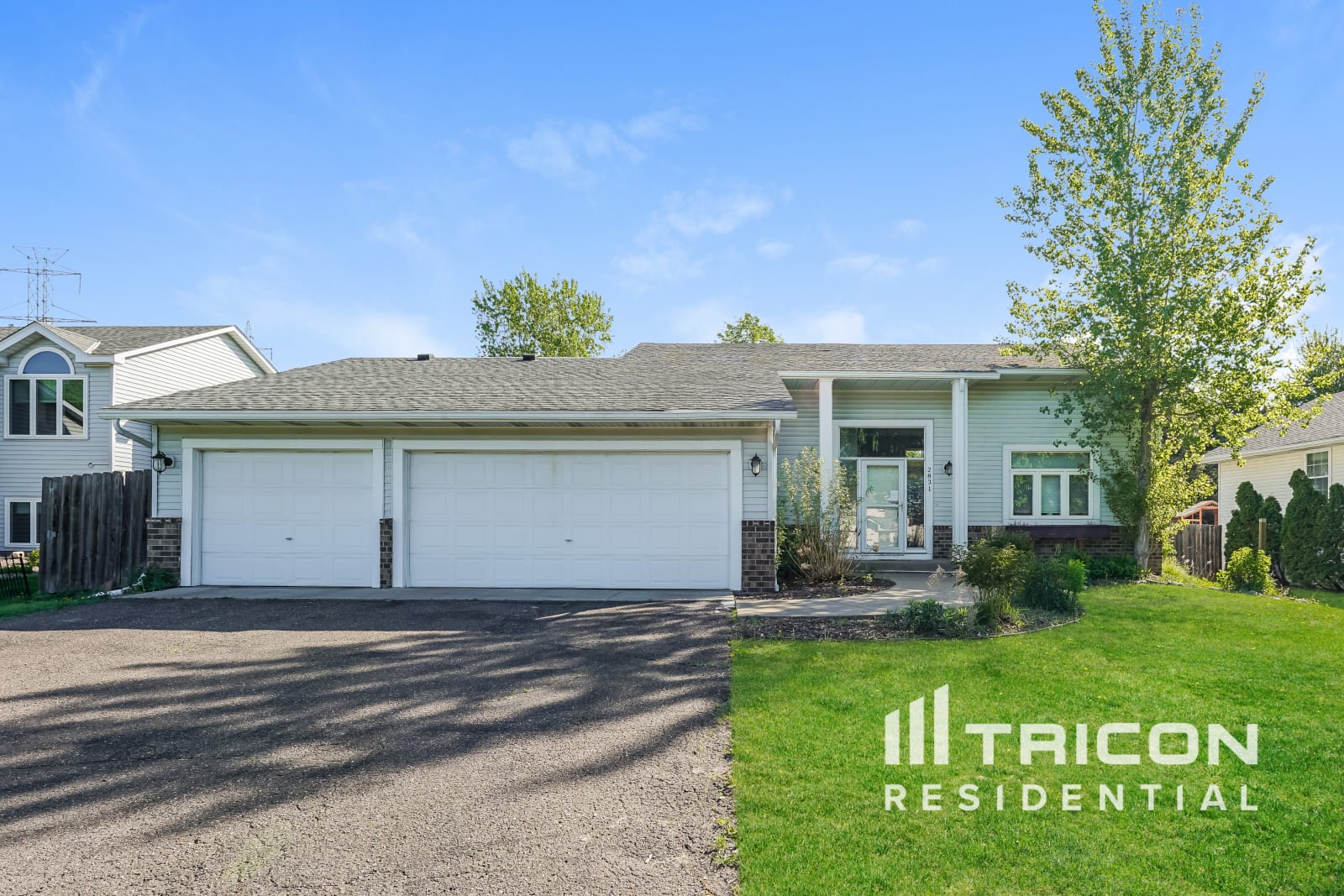 2831 Carver Park Cir Woodbury MN