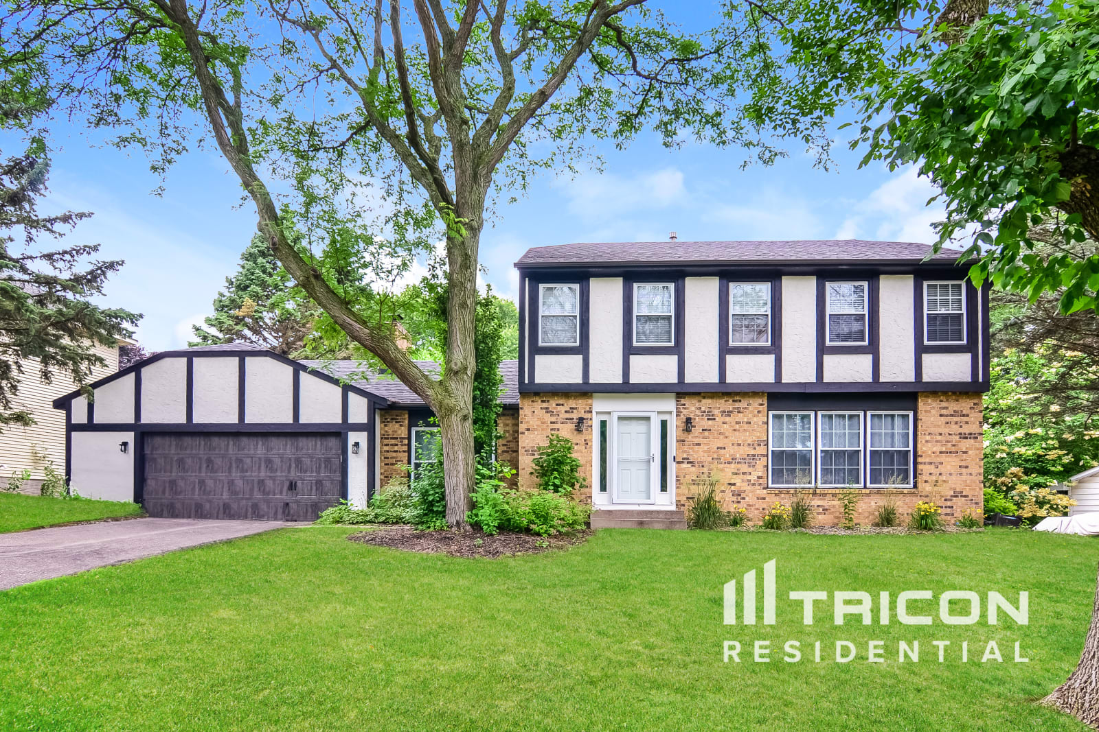 3210 Hamlet Drive Woodbury MN