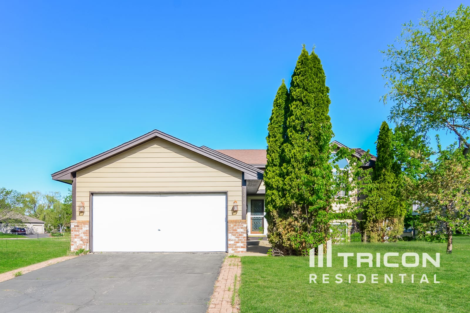 3216 W Park Drive Burnsville MN