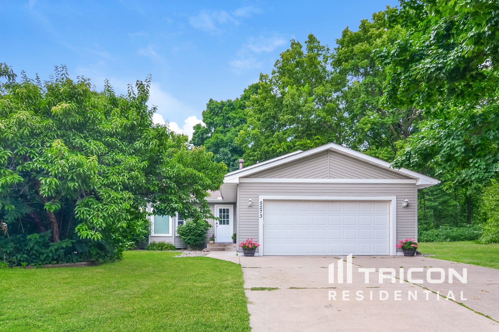 5273 Lannon Avenue Northeast Albertville MN