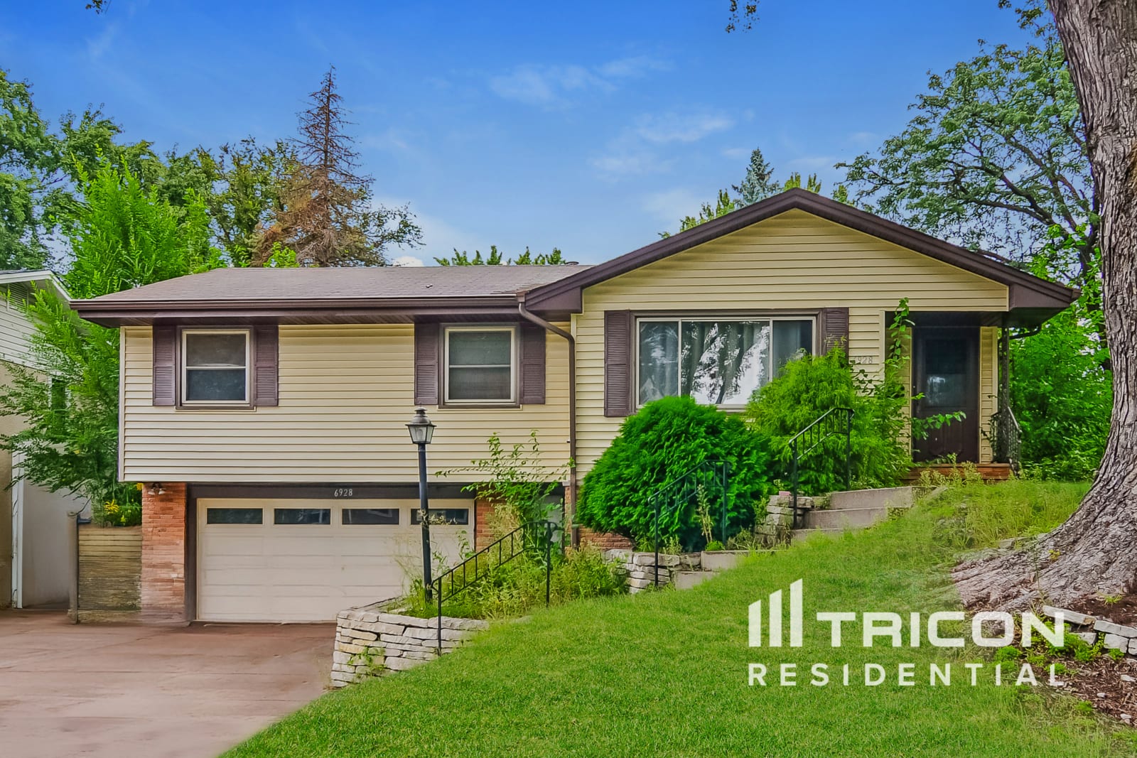 6928 45th Place North Crystal MN