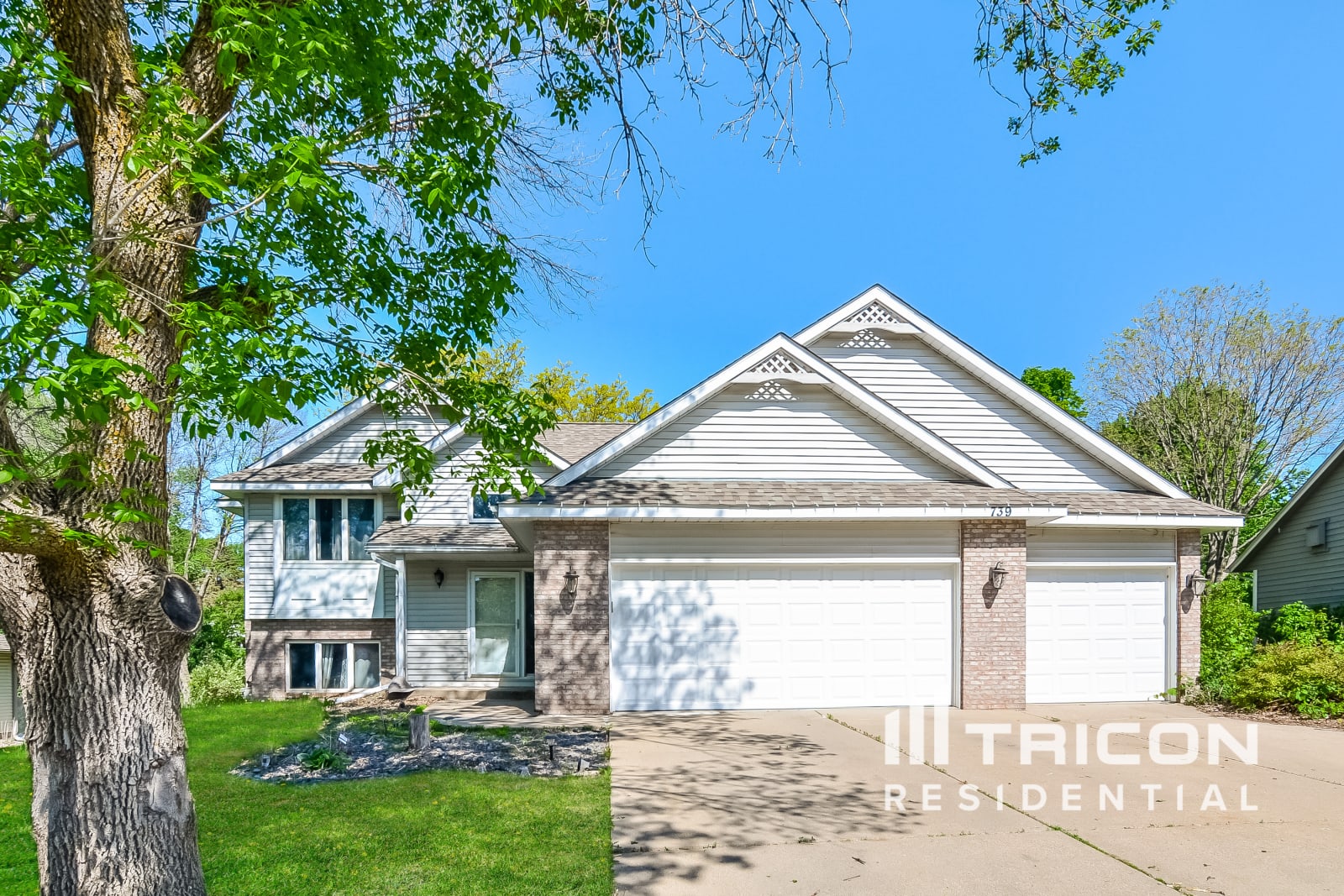 739 Ashley Drive Chaska MN