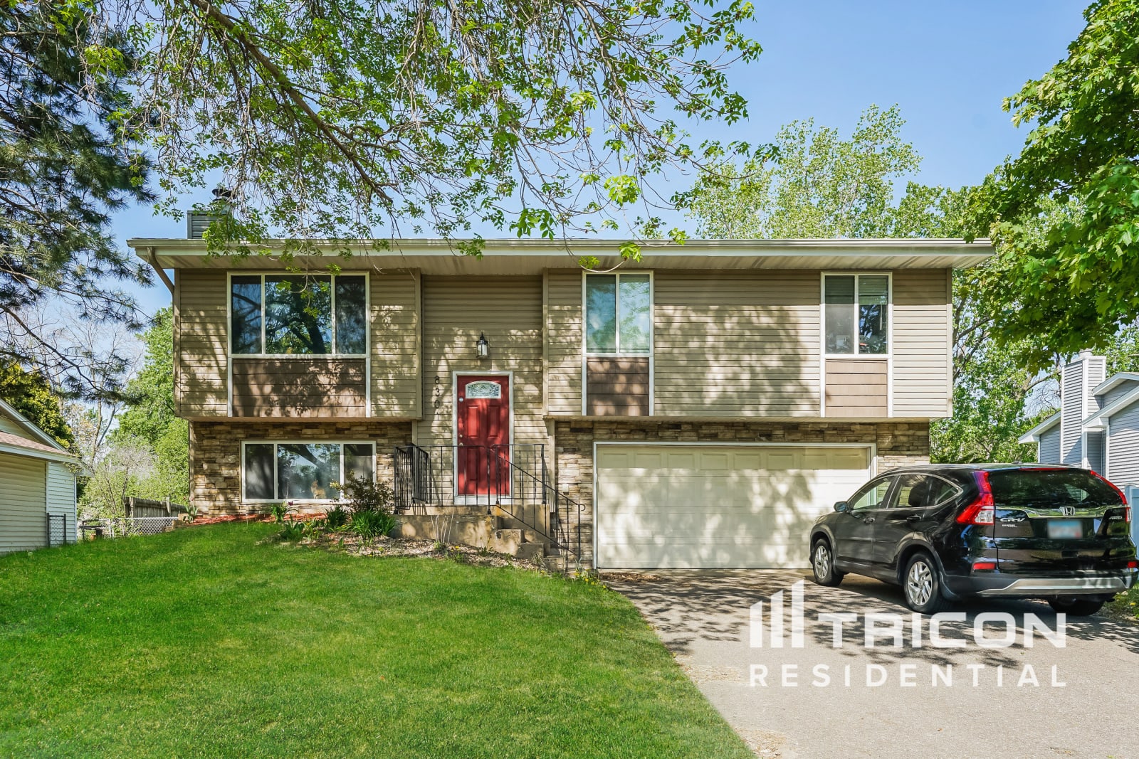 8301 Thomas Ave N Brooklyn Park MN