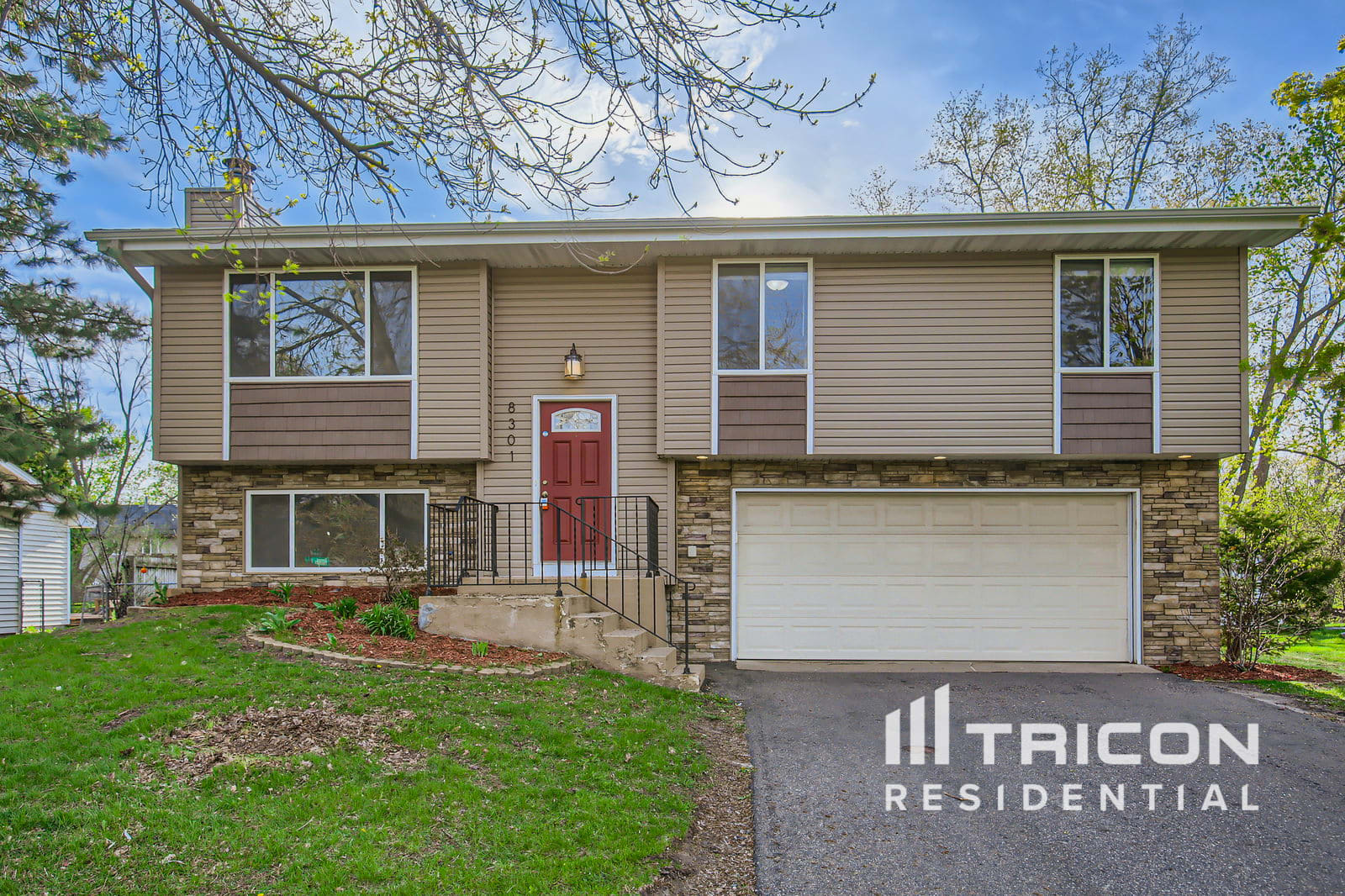 8301 Thomas Ave N Brooklyn Park MN