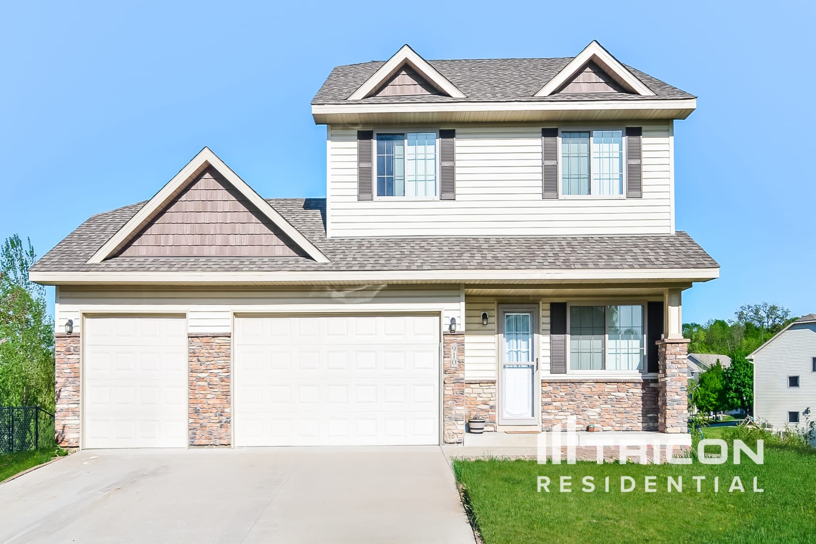 910 Cole Avenue Montrose MN