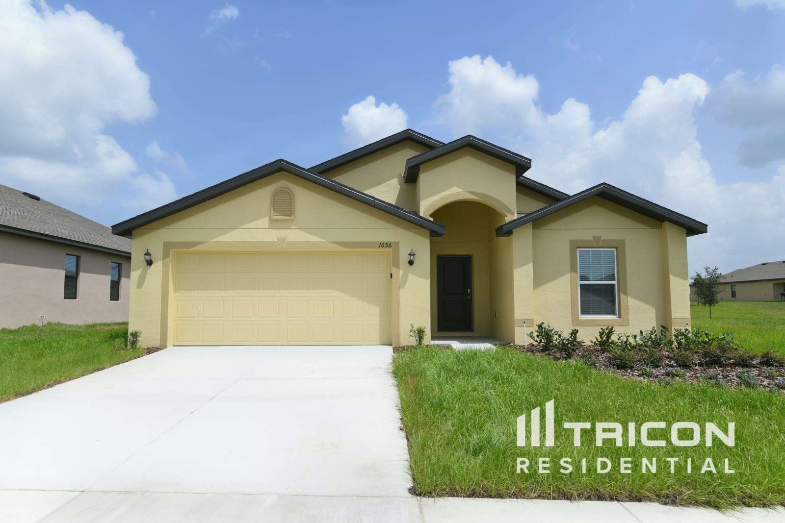 1656 Luft Lane Mascotte FL