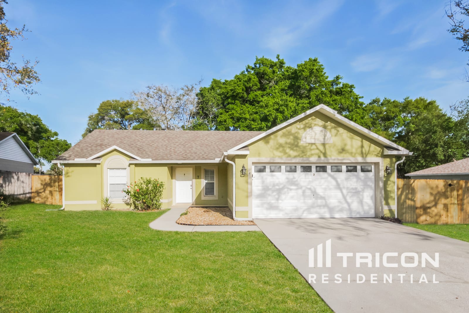 7 Bay Ridge Loop Mascotte FL