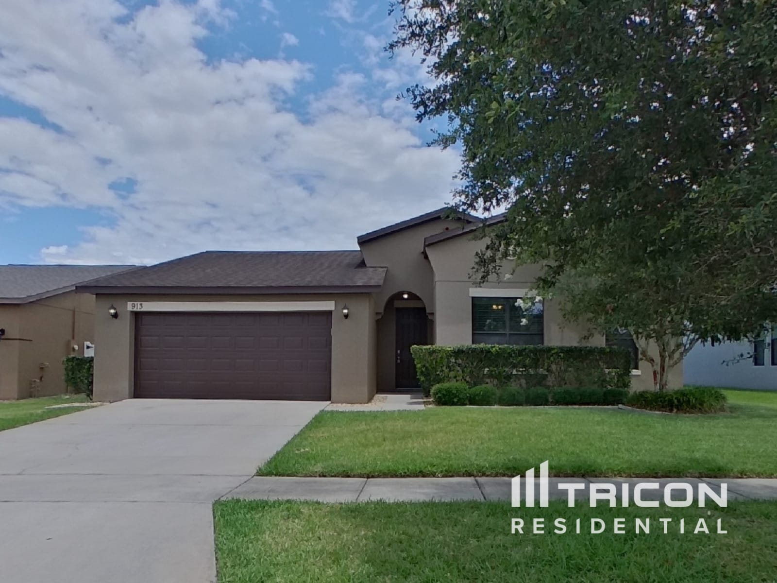 913 La Terraza Lane Kissimmee FL