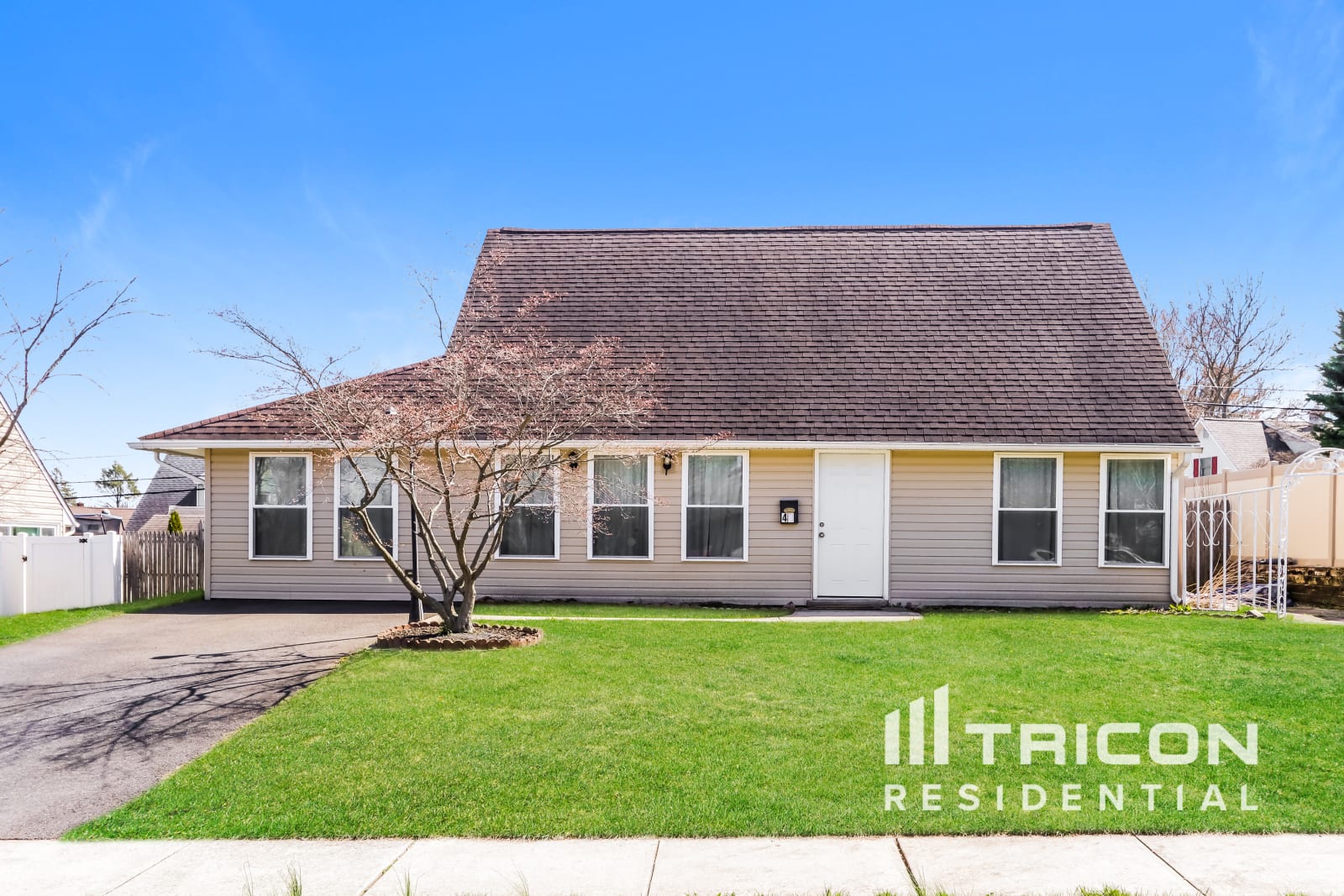 40 Cactus Rd Levittown PA