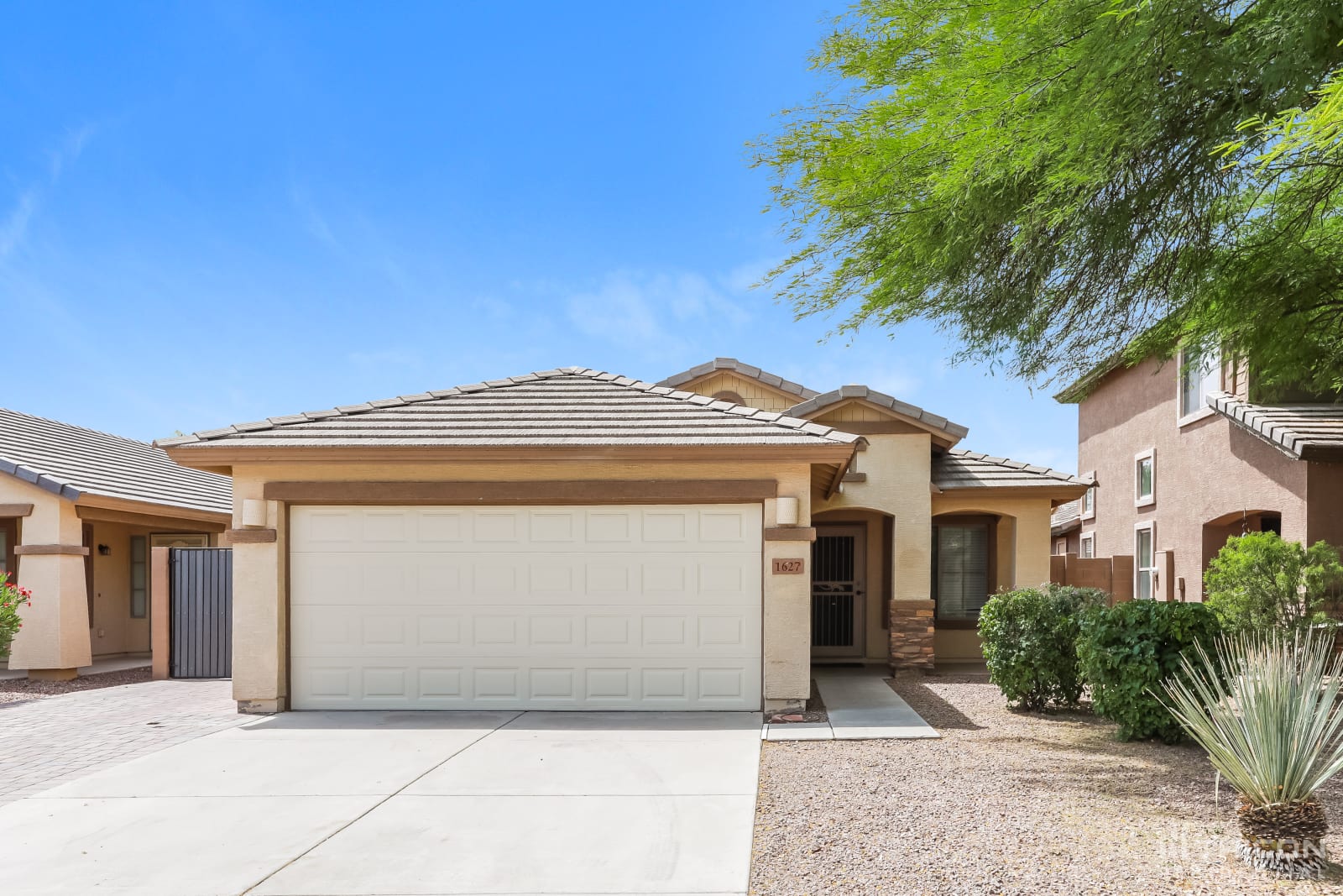 1627 W Prospector Way San Tan Valley AZ