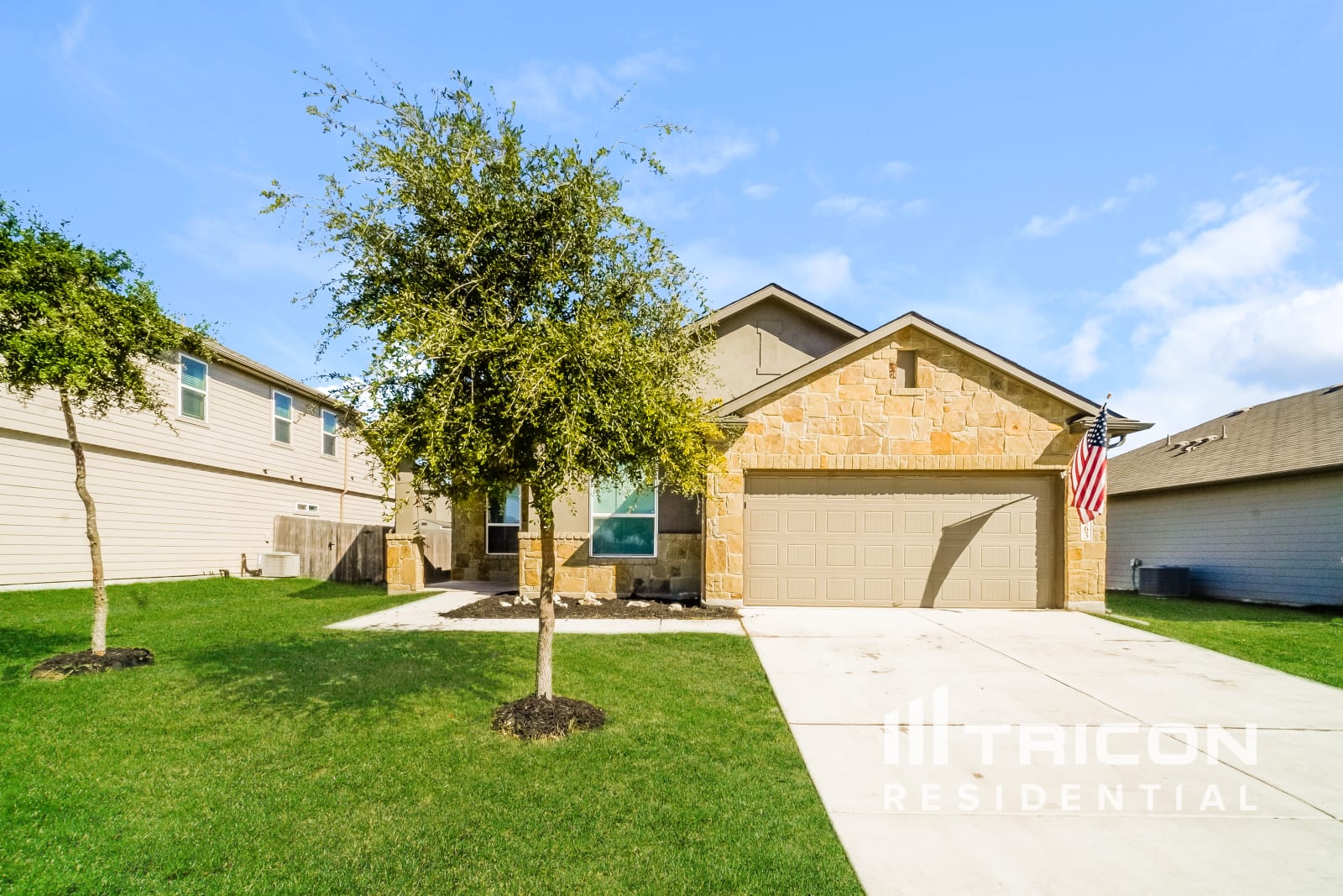 1363 Fall Cover New Braunfels TX