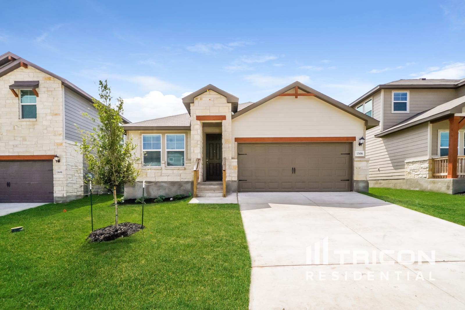 13686 Paxton Boulevard St. Hedwig TX