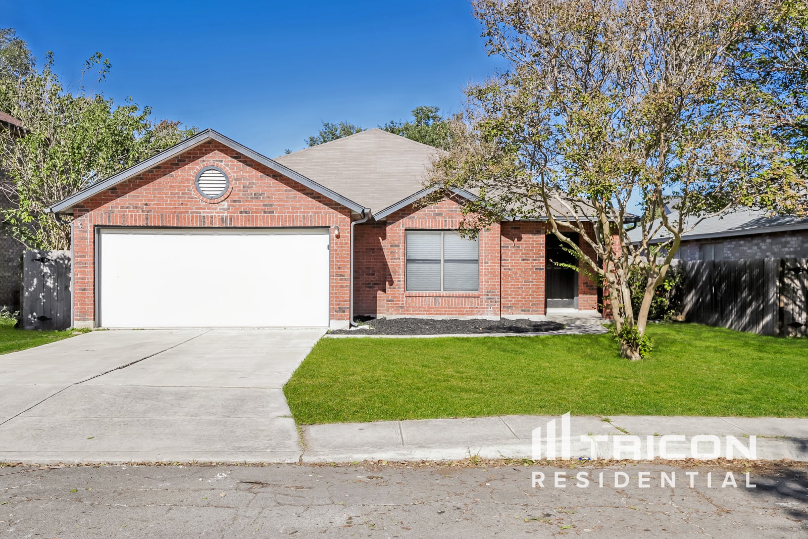 8011 Talkenhorn Converse TX