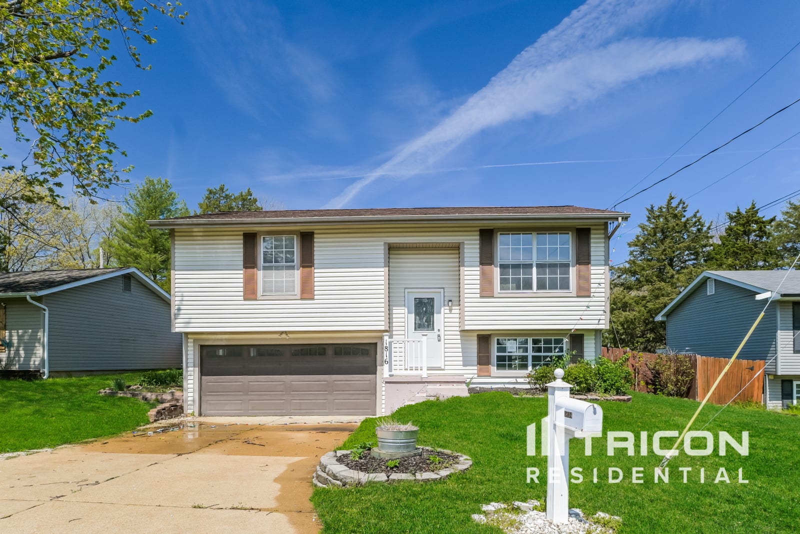 1816 Hilltop Village Ln Imperial MO