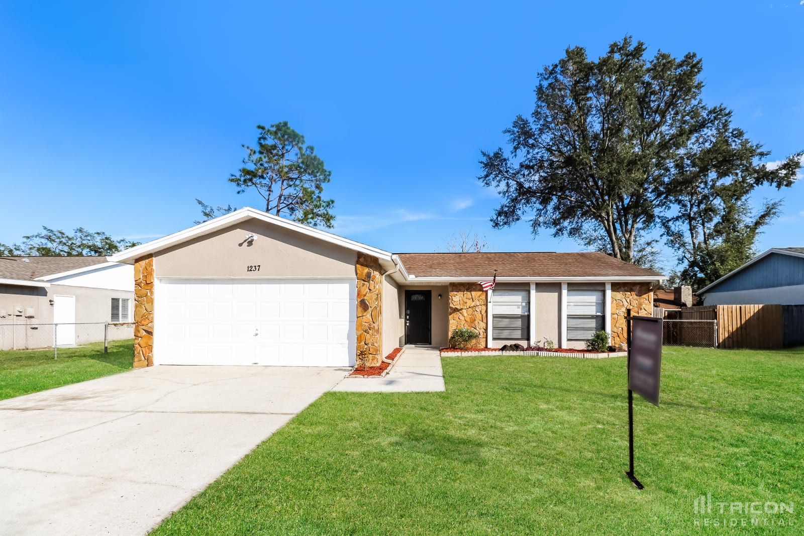 1237 Edgerton Drive Valrico FL