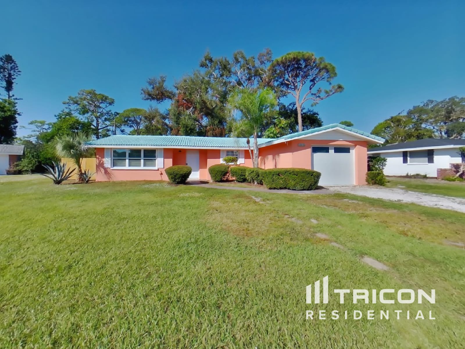 2432 Breakwater Circle Sarasota FL