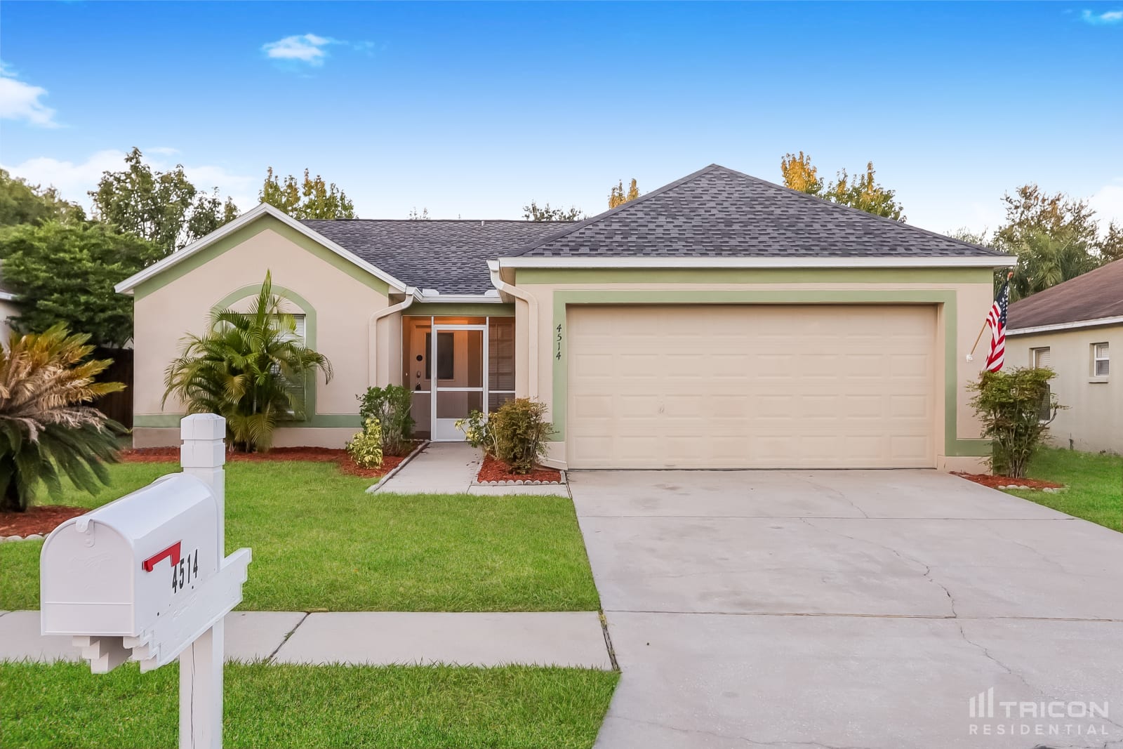 4514 Horseshoe Pick Lane Valrico FL